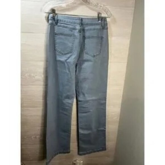 Women Mid-Raise Clean Look Flared Fit Jeans‎ Size 8 - Picture 2 of 3